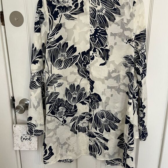 NWT Altar’d State Blueivory Kimono Floral with Bell Sleeves Size Small - Picture 8 of 9